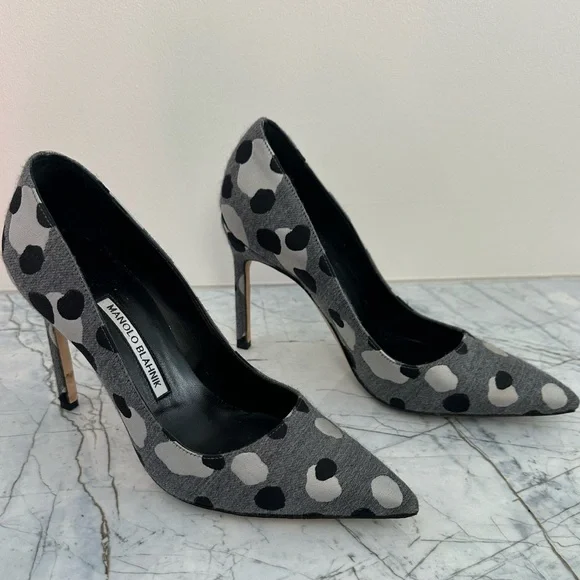 Manolo Blahnik Grey pumps with spots 
Size 37.5 - Picture 2 of 5